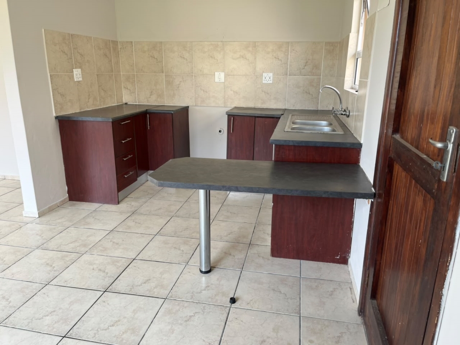 To Let 3 Bedroom Property for Rent in Southernwood Eastern Cape